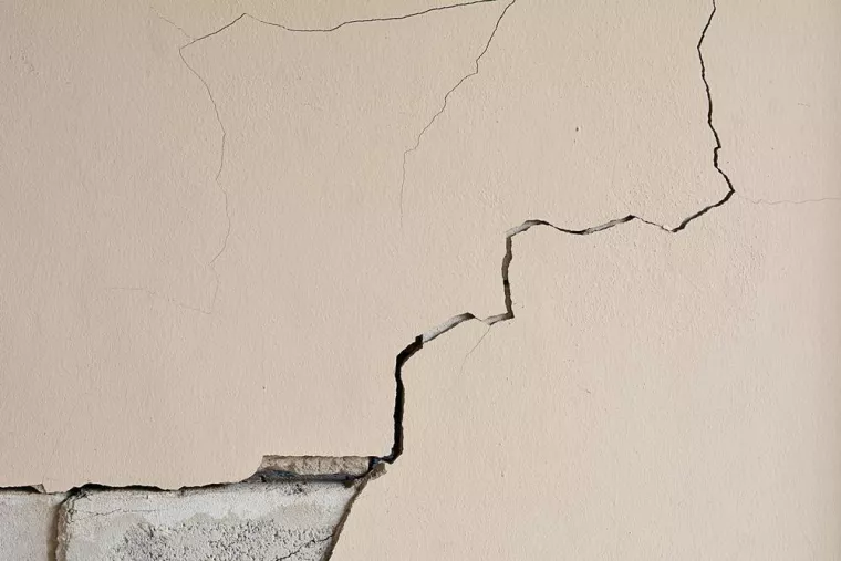 Faire valider l'origine d'une fissure sur une maison par un expert, Troyes, Expertises Bâtiment - Franck RIVET